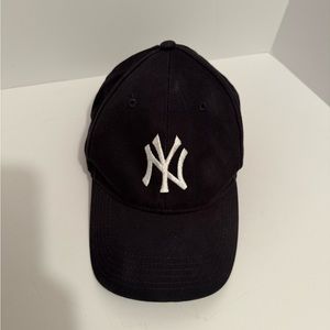 VINTAGE New York Yankees Fan Favorite Hat OSFA MLB Genuine Merchandise
